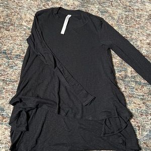 Lululemon flowy ribbed black top